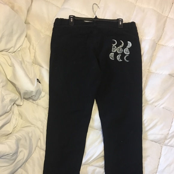 💚PRICE DROP💚 Hand Painted Feminist Dream Jeans - Picture 5 of 7